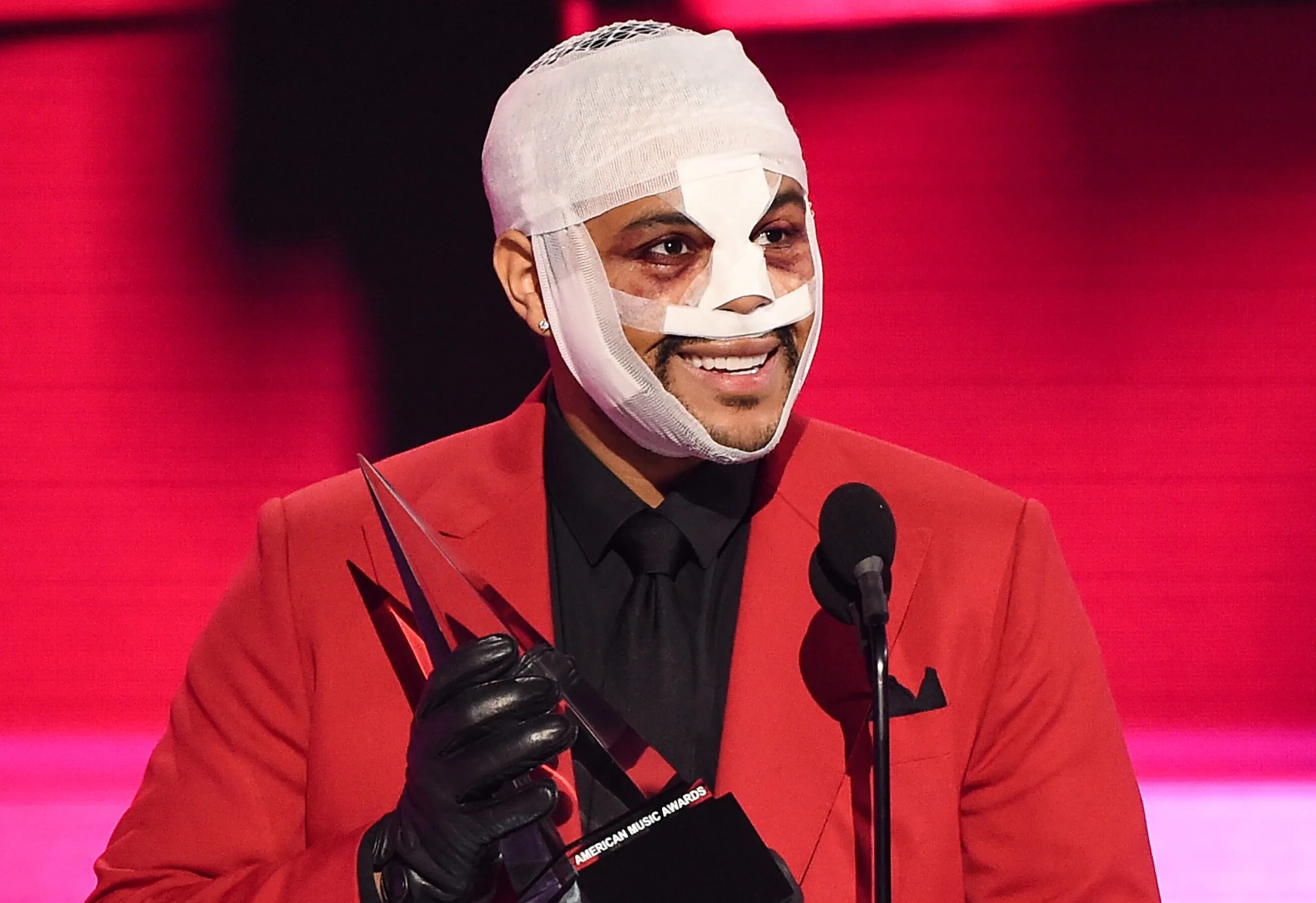 Иманбек грэмми за какую песню слушать. Имамбек грэмми. imanbek grammy. иманбек грэмми. the weeknd grammy.