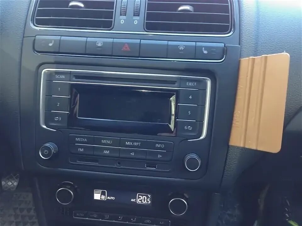 Как снять магнитолу фольксваген поло 2011 Переходник Volkswagen Polo Sedan, 1,6 л, 2016 года аксессуары DRIVE2