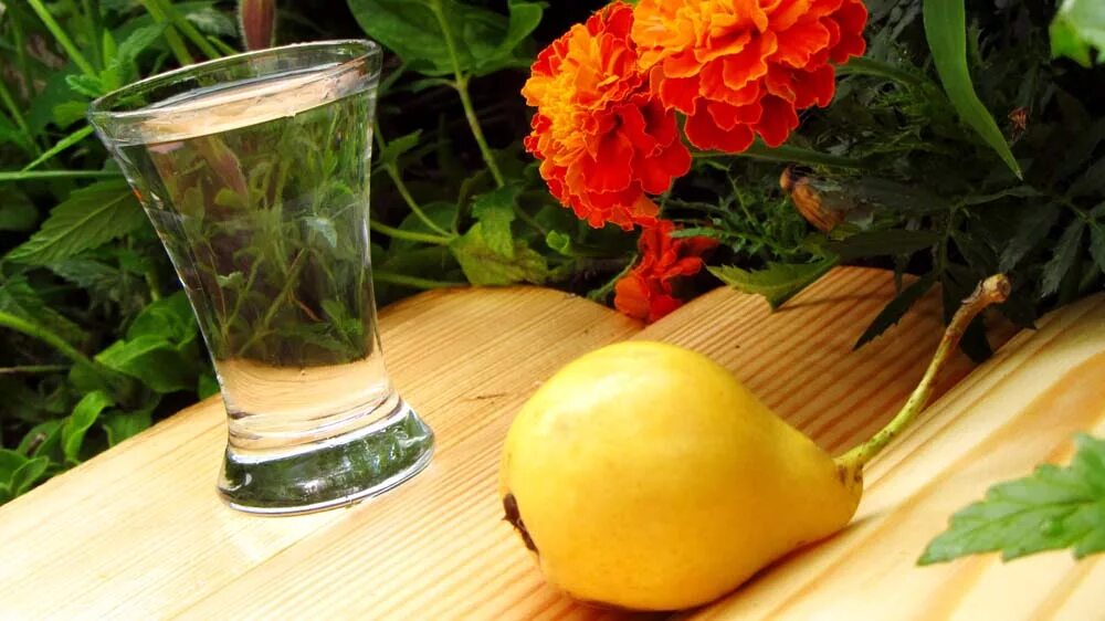 фруктовый самогон. самогон из груши. фруктовый самогон. фруктовый самогон. самогон из яблок.