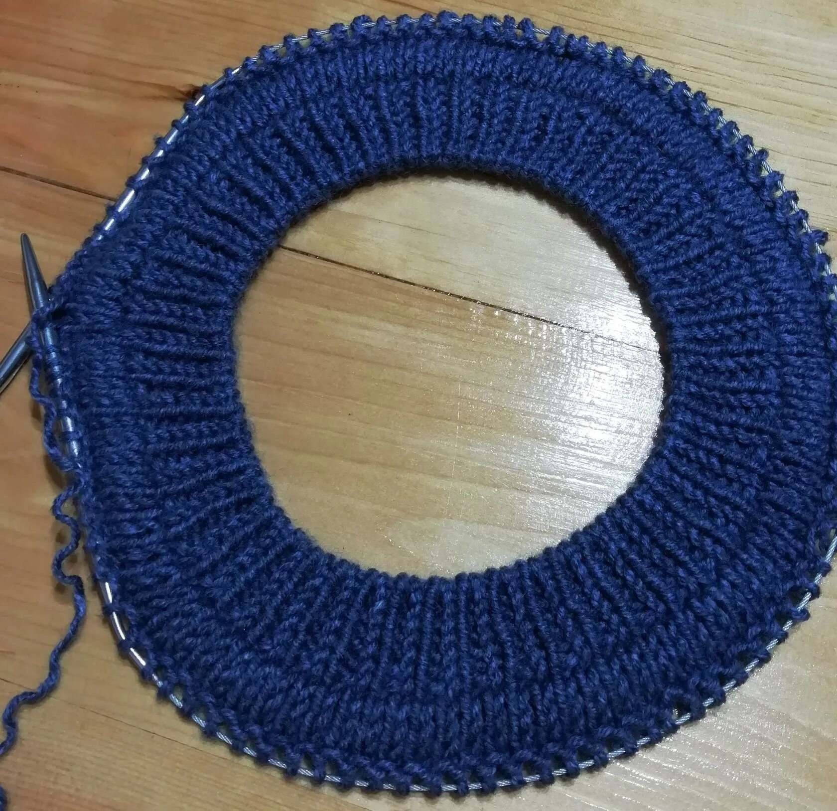 Ложная кеттлевка. Как связать кеттлевку горловины. Ложная кеттлевка горловины снизу. Кеттлевка двойной горловины. Ложная кеттлевка горловины.