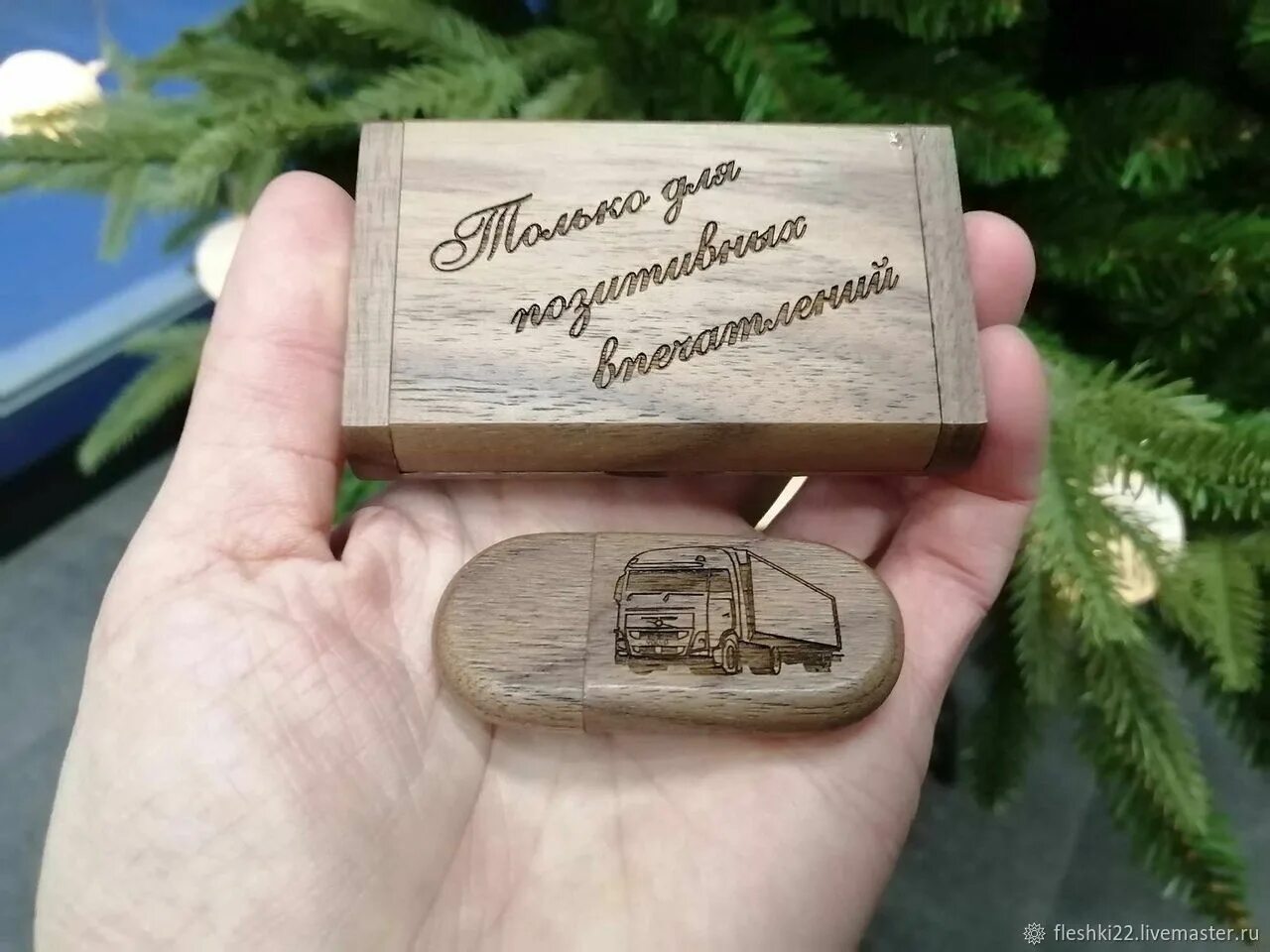 Подарки сувениры на память. Флешка из дерева с гравировкой. флешка из дерева сувенир. сувениры из дерева с гравировкой. флешка из фанеры.