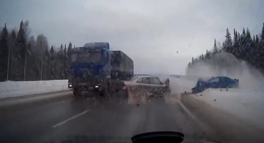 Дтп полазна. Авария Полазна Чусовой. Авария на трассе Чусовой. Авария на трассе Полазна- Чусовая. ДТП Пермский край Гремячинск.