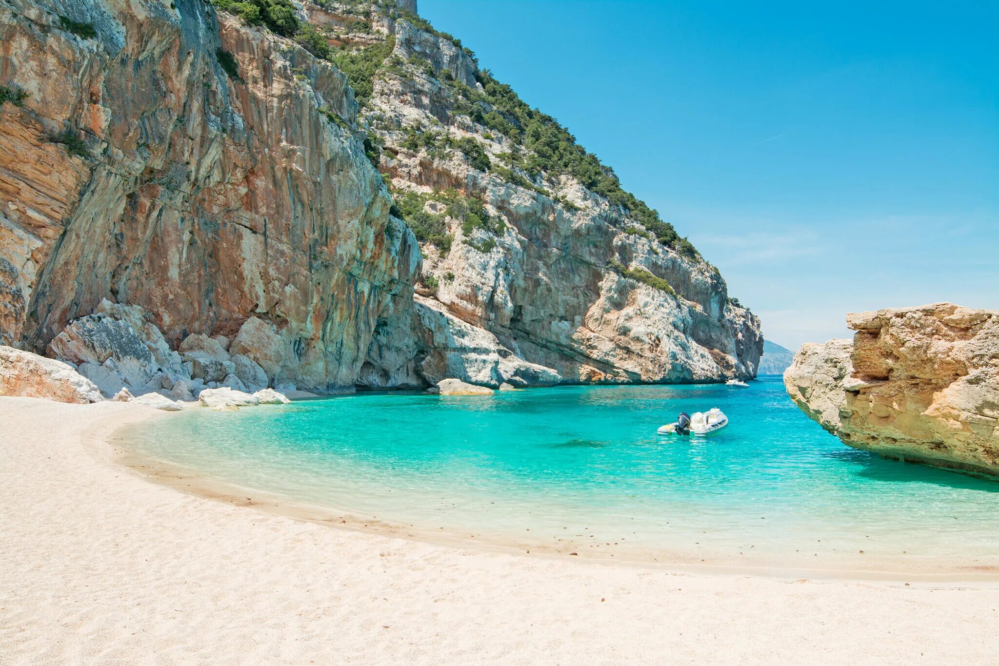 Пляж кала-Мариолу Италия. Италия остров Сардиния (Sardinia). Бухта Мариолу (Cala Mariolu), Баунеи, Орозеи, Сардиния. Cala Luna Сардиния Италия. Красивые места пляжи