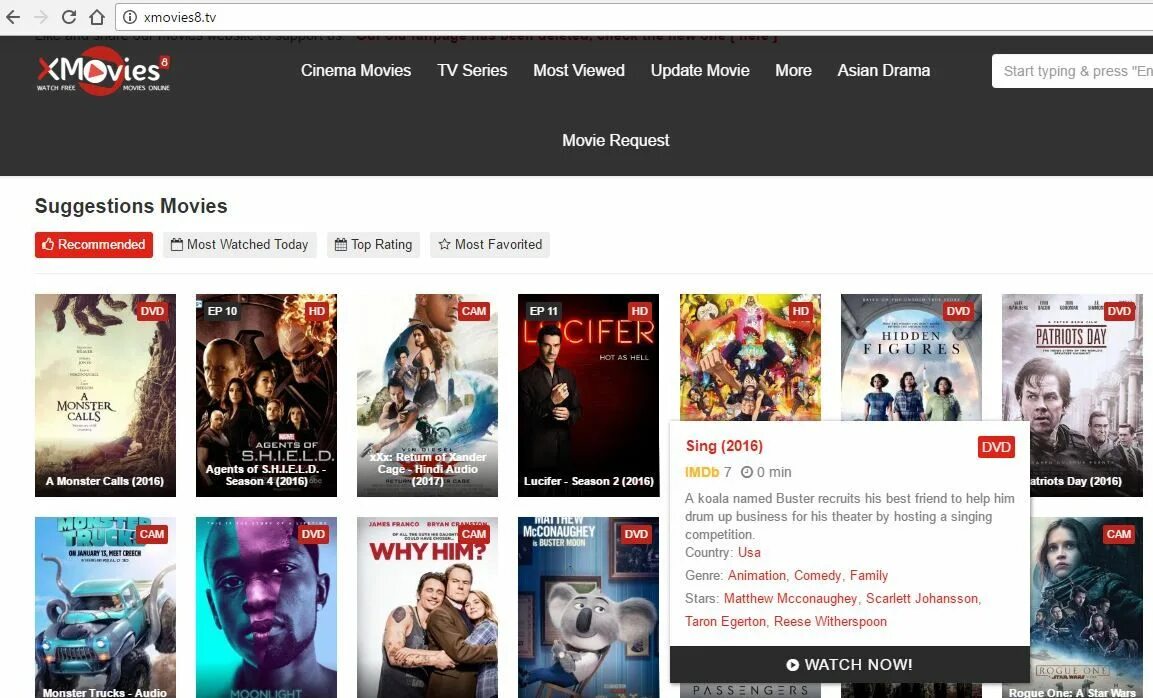 Happy watching a movie. 123movies. Мужчина и женщина смотрят тв. Xmovies8. Watch movie on computer.