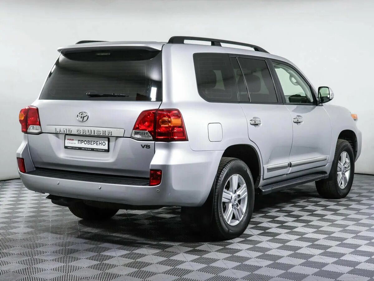 Купить крузер 2012. Toyota Land Cruiser 2012. Toyota Land Cruiser 200 2012. Тойота ленд Крузер 2016. Тойота ленд Крузер 200 2012 серый.