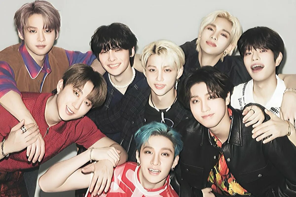 Тест кто из stray kids твой. Группа Stray Kids 2022. Группа Stray Kids 2020. Группа Stray Kids участники 2022. Группа Stray Kids 2019.