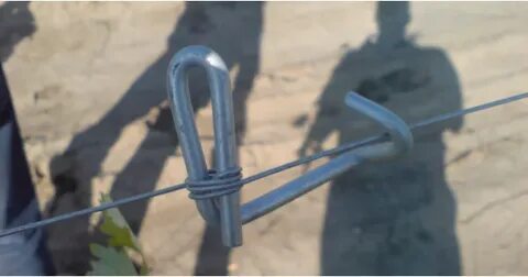Как натянуть проволоку между столбами