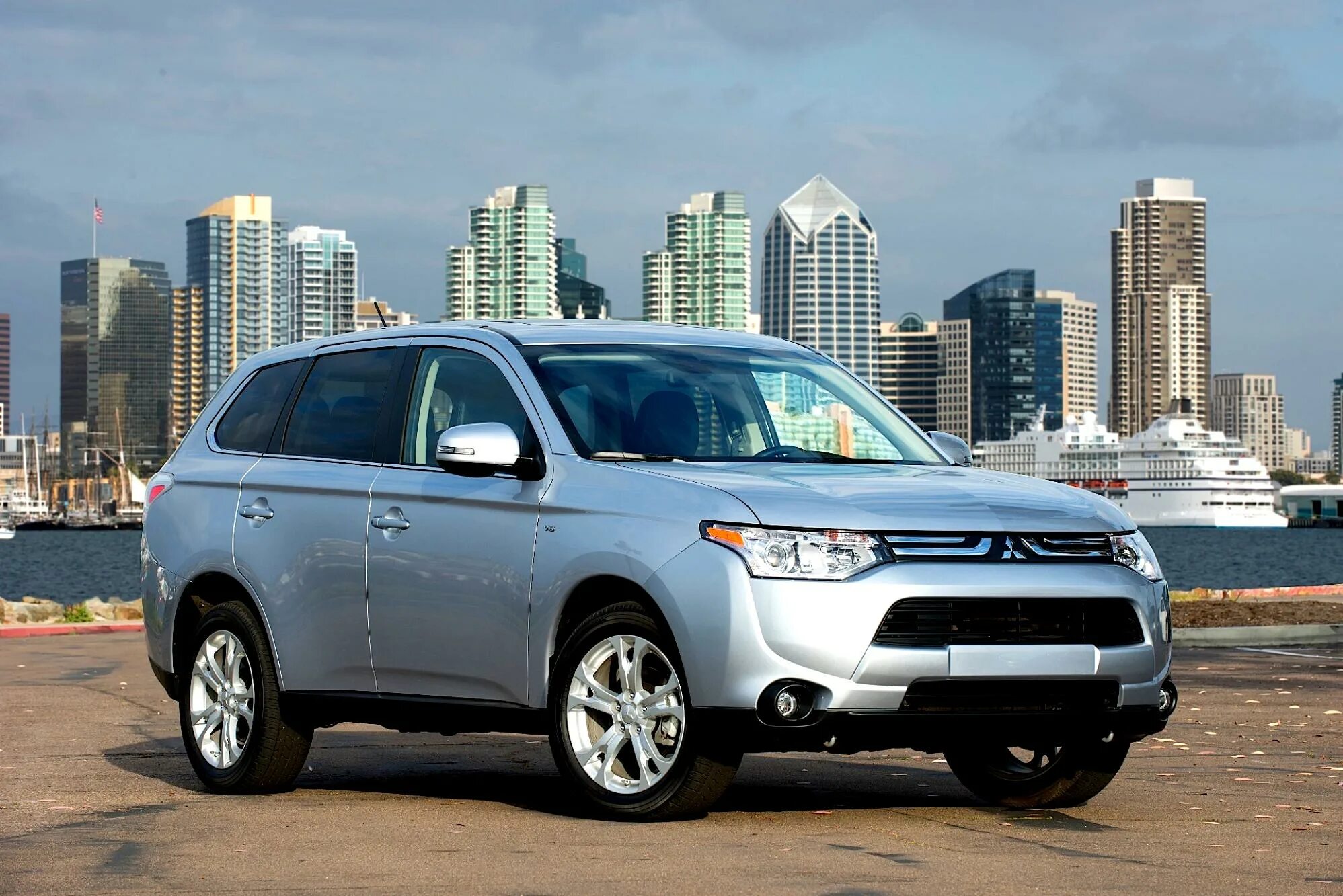 Mitsubishi Outlander 2014. Митсубиши Аутлендер 2014. Mitsubishi Outlander 3 2014. Mitsubishi Outlander 2012-2014. Купить митсубиси аутлендер 2014