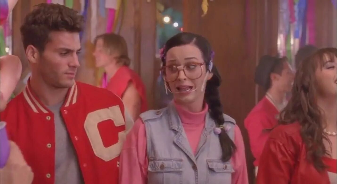 Заводила friday night funke. Last friday it 1. Last friday katy. Катя перри last friday. Last friday it 1.