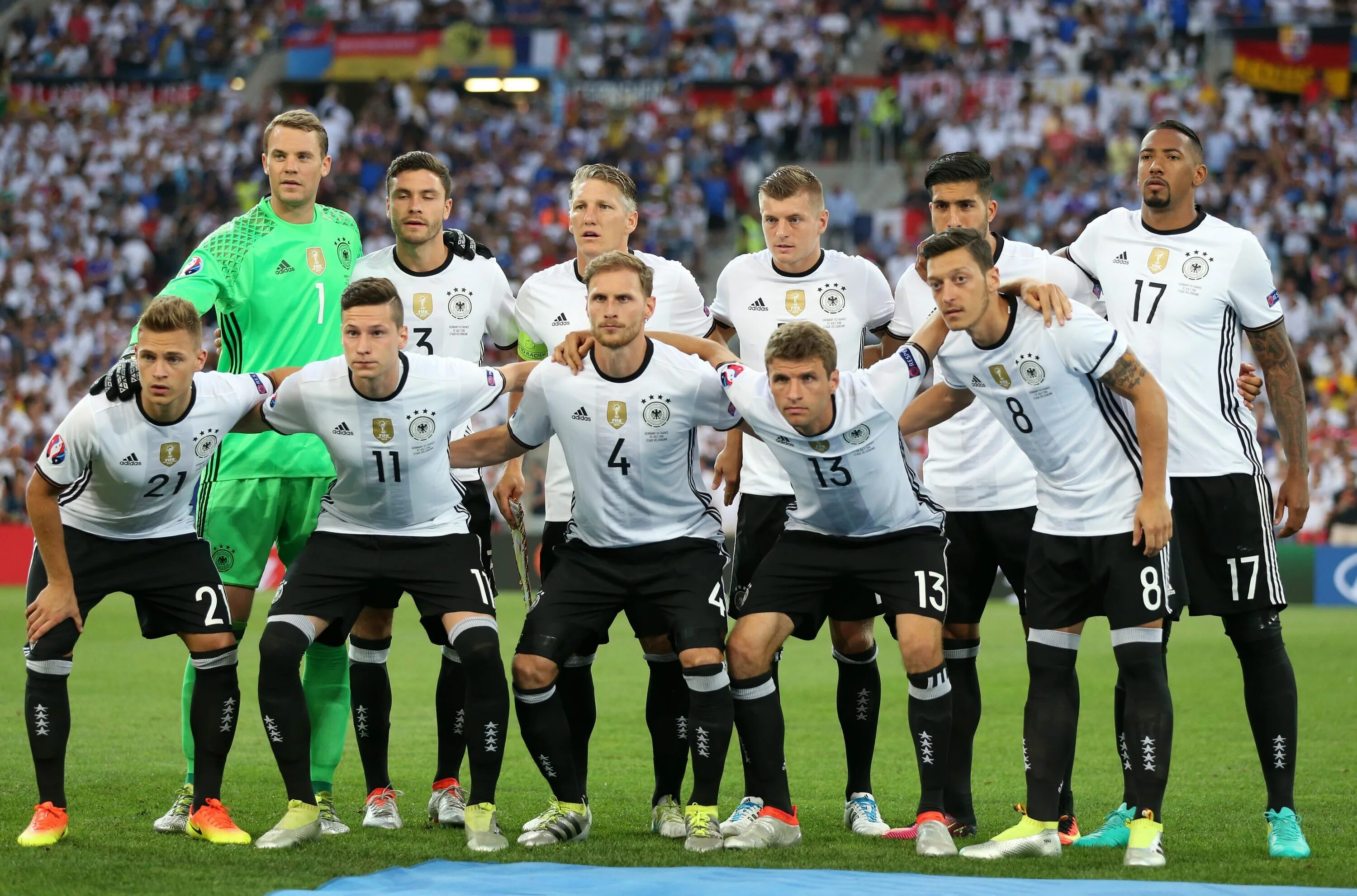 Сборная германии сколько раз чемпион. Евро 2016 по футболу сборная Германии. Сборная Германии на евро 2016. Сборная Германии 16 года. Сборная Германии 2018.