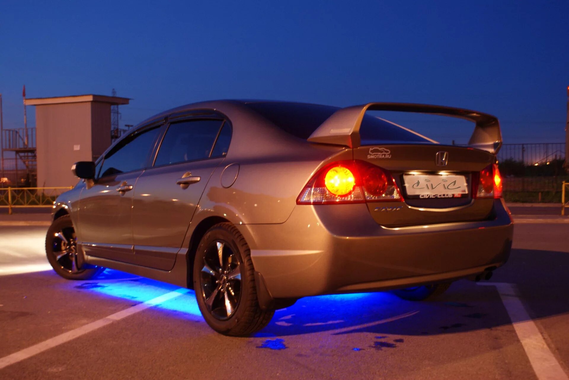 Honda Civic 4d led. Хонда Цивик с подсветкой днища. Подсветка днища Цивик 4d. Led подсветка Honda Civic 4d днища. Свет под машину