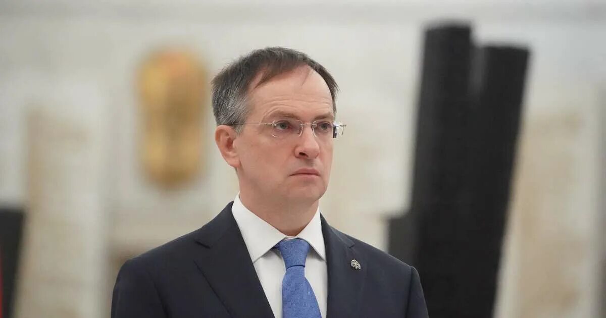 Мединский в телеграмме. Мединский. Мединский жена. Финляндия строит стену. Мединский в телеграмме.