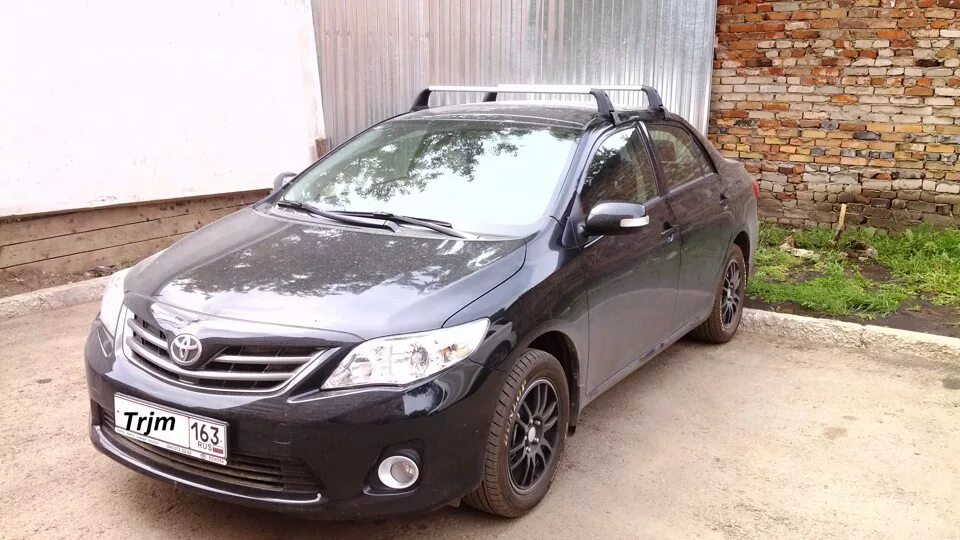 Купить багажник на короллу. Багажник на крышу Toyota Corolla e150. Toyota Corolla 150 багажник на крышу. Рейлинги Тойота Королла 150. Багажник на крышу Тойота Королла 150 кузов.