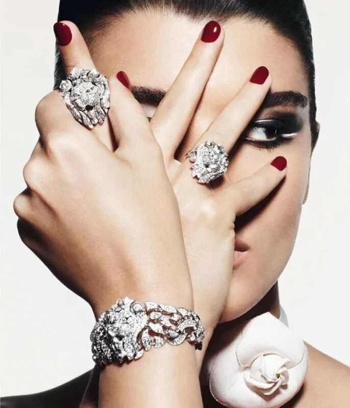 софия журавец модель. красивые ювелирные украшения. Diamond fashion. Diamond fashion. ювелирные украшения на девушке.