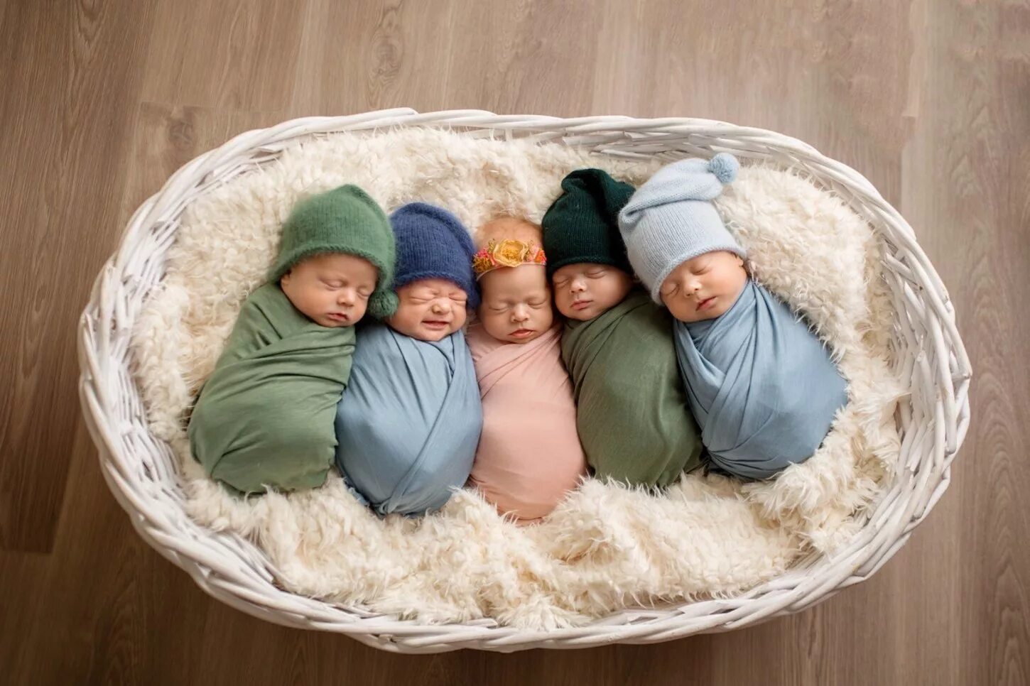 Тройня четверня пятерня. Кобелецкая оксана вильямовна. Тройня четверня пятерня. Пятерня это. Ким туччи австралия пять детей.