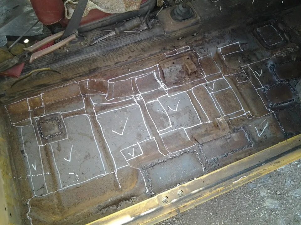 Кузов заз 968. Пол запорожца. Панель пола запорожец 968м. Пол заз 965 966 968м. Заз 968 лючок в полу.