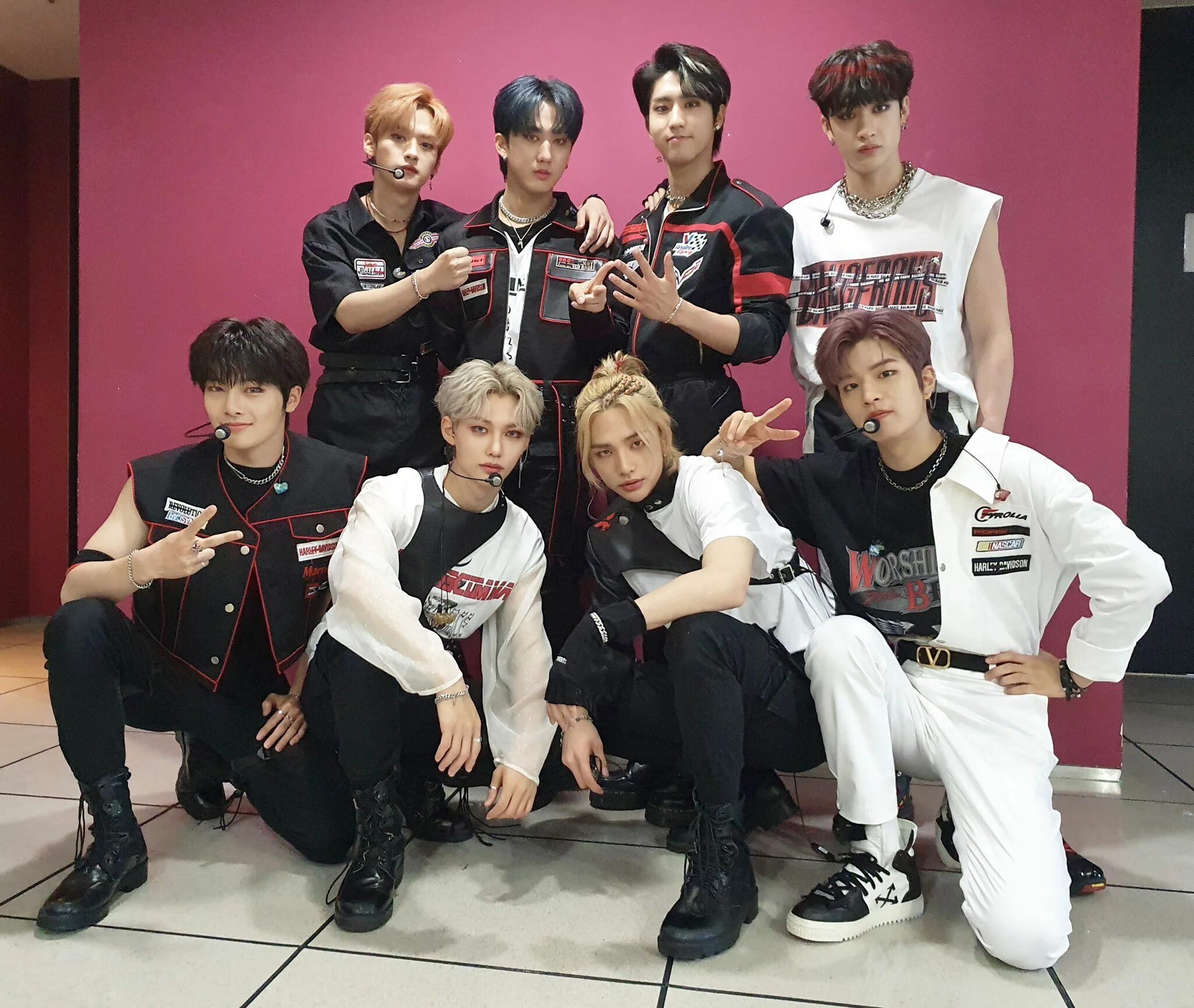 Группа Stray Kids. Корейская группа Stray Kids. Stray Kids участники. Группа Stray Kids 2021. Страйк кидс имена