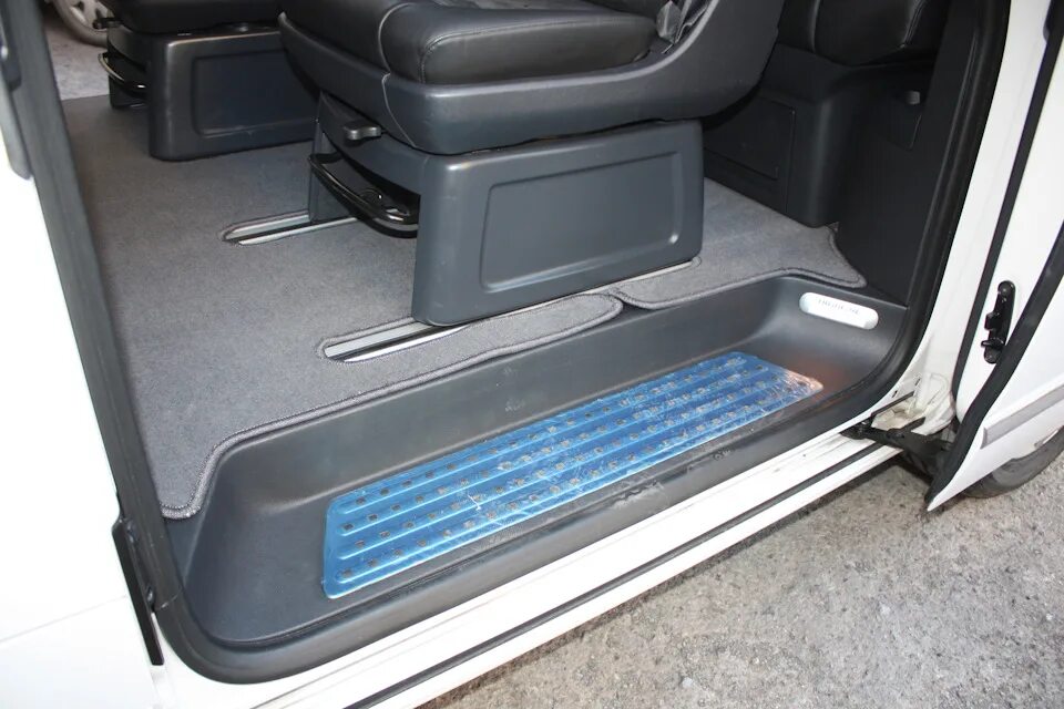 Т5 коврики салона. Коврики vw multivan t6. коврики vw t5 multivan. коврики в салон multivan t6. эва коврик т5 мультивэн.