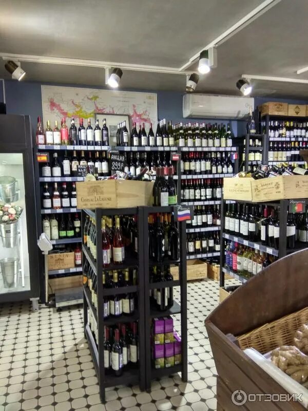 Магазин продуктов внутри. Магазин с3. Магазины с смешанным ассортиментом. Дизайн кондитерской. Небольшой продуктовый магазин.