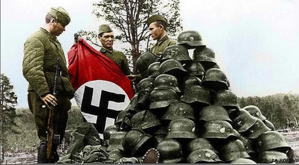 Фашистские солдаты 1941-1945. Каска третьего рейха 1941-1945. Трофейные немецкие каски в красной армии. Фашистские фотографии