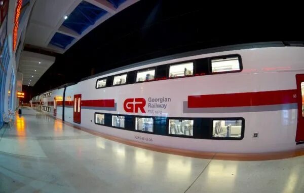 Москва грузия поезд. Поезда в Грузии внутри. Грузинские электрички. Грузинская железная дорога. Georgian Railway поезд.