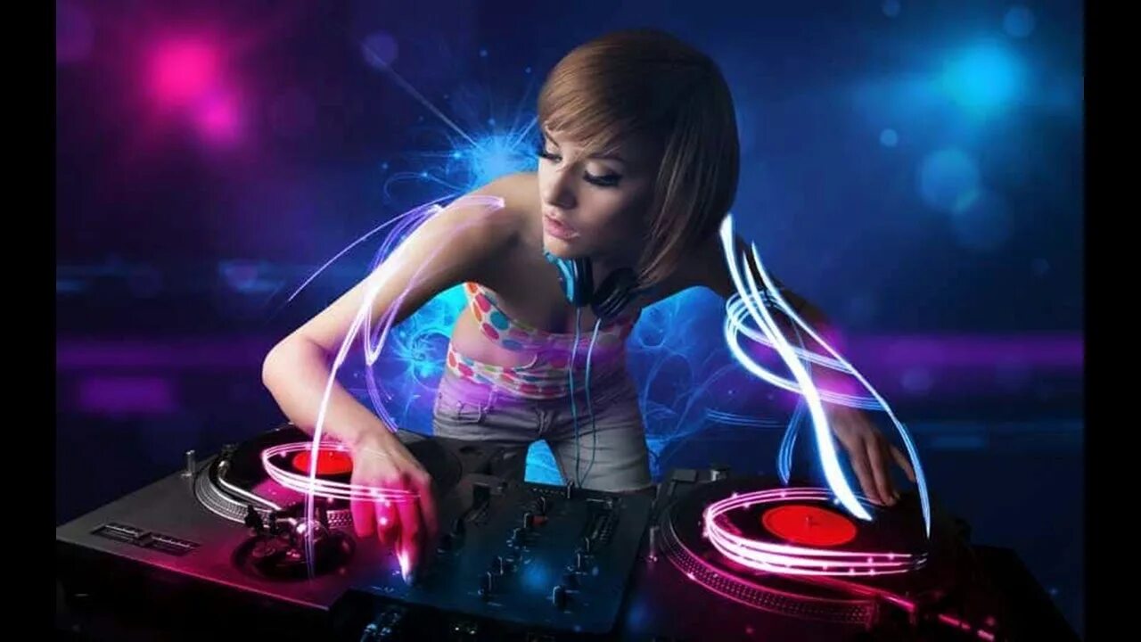 Dj mixes sets. Девушка диджей. Красивая девушка диджей. Фотосессия для диджея. Красивый диджей.