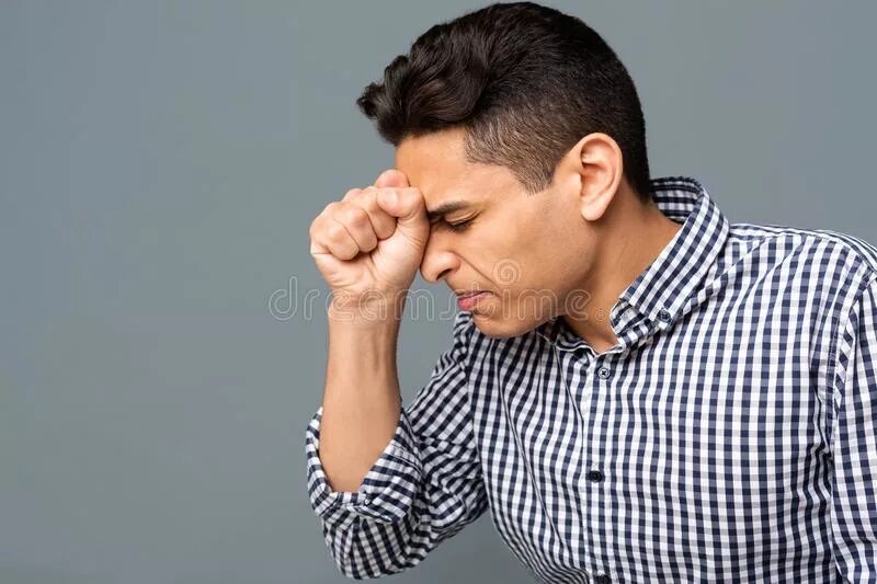 Сон бить кулаком. Сон бить кулаком. Сон бить кулаком. Пощечина. Человек угрожает.