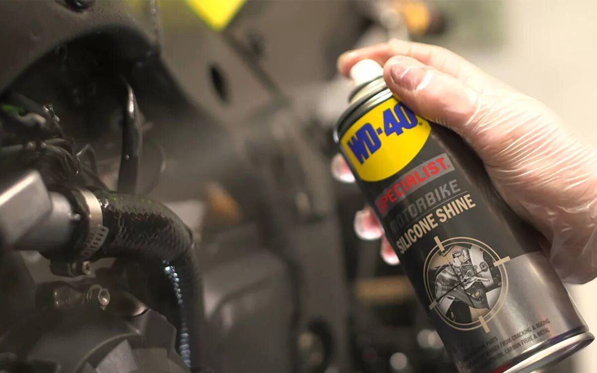 Смазать машинку видео. Машинная смазка WD-40. ВД 40 силиконовая смазка. WD силиконовая смазка. WD 40 белая литиевая смазка 200 мл.