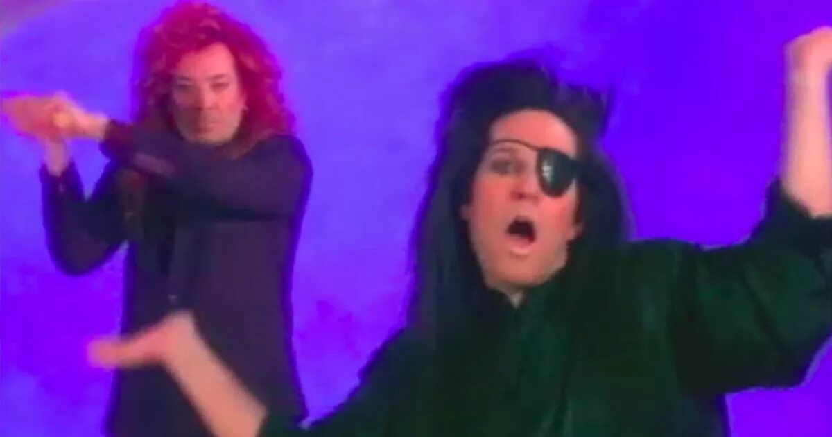 Dead or alive - you spin me round (like a record). You spin me round. Пит бёрнс you spin me round. You spin me round клип. You spin me round клип бурундуки.