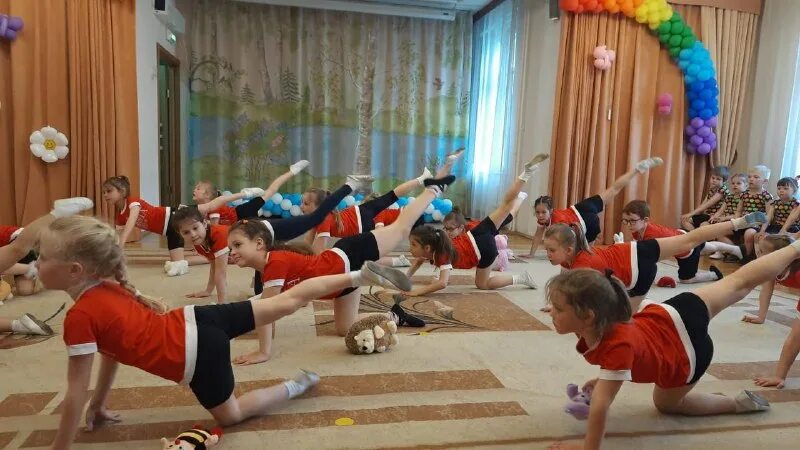Ритмика в школе. Занятия по хореографии. Танцевальная лексика. Елена черкасская хореограф. Занятия по хореографии.