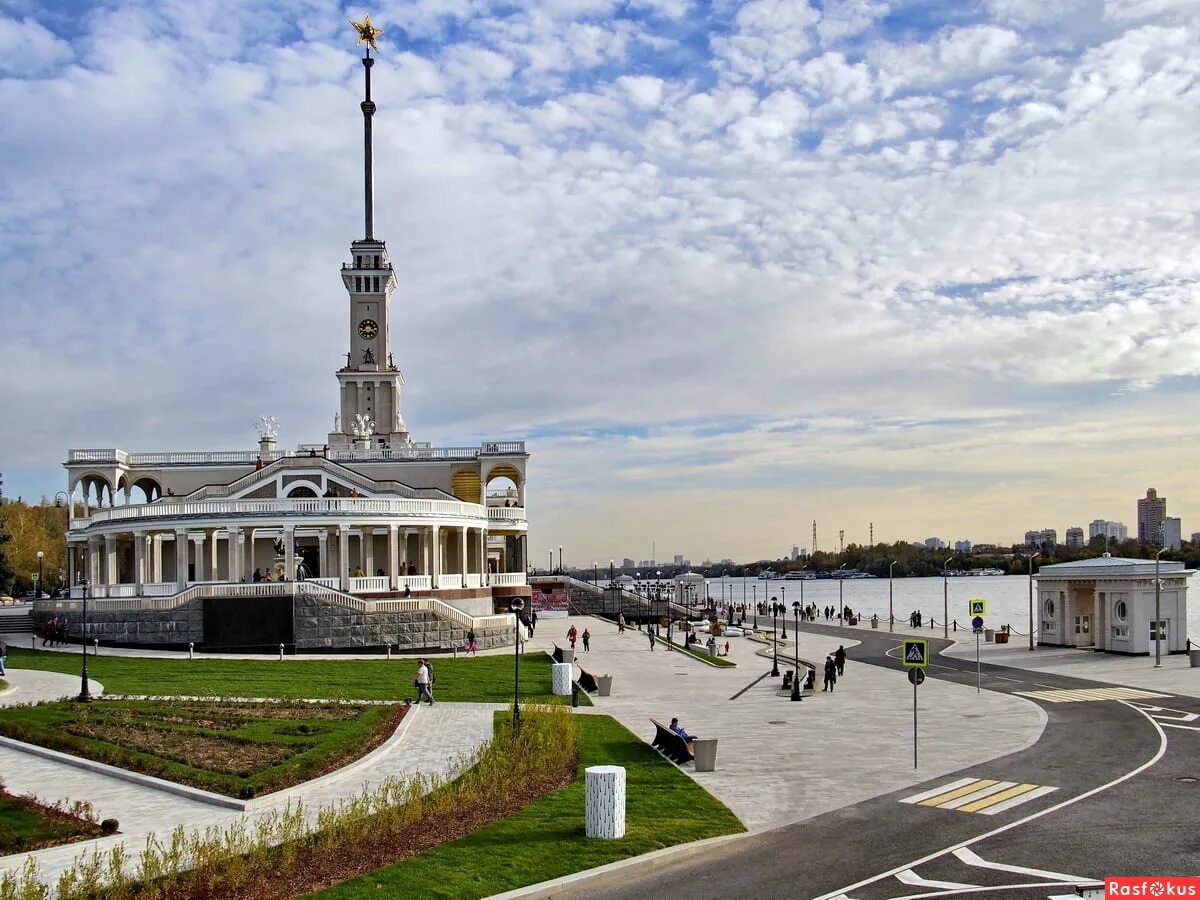 Собянин рассказал, как программа "Мой район" изменила пять районов на Севере Мос
