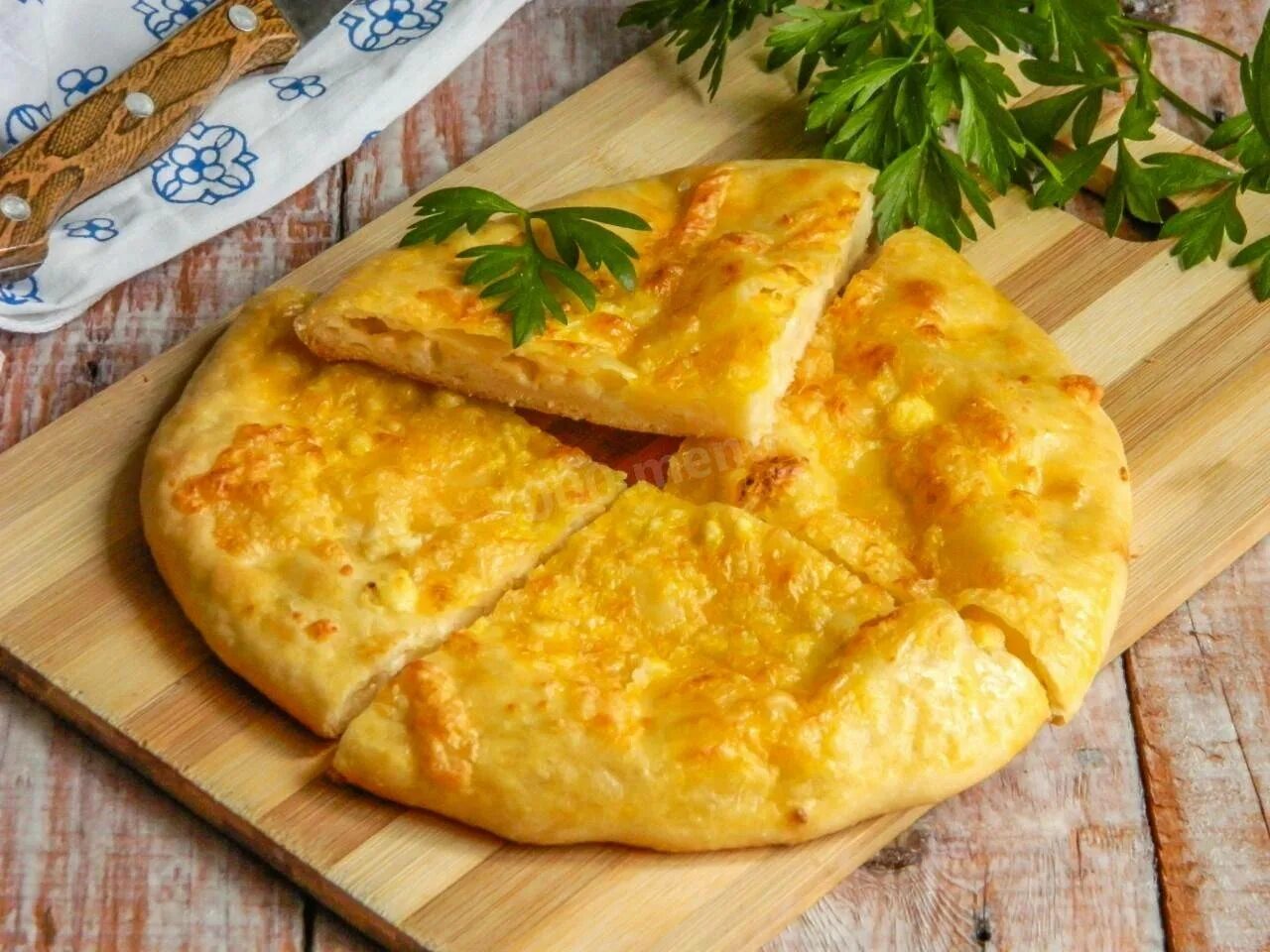 Ачарули хачапури. Аджарский хачапури. Хачапури армянские. Хачапури лепешки. Простой рецепт вкуснейших хачапури с сыром.