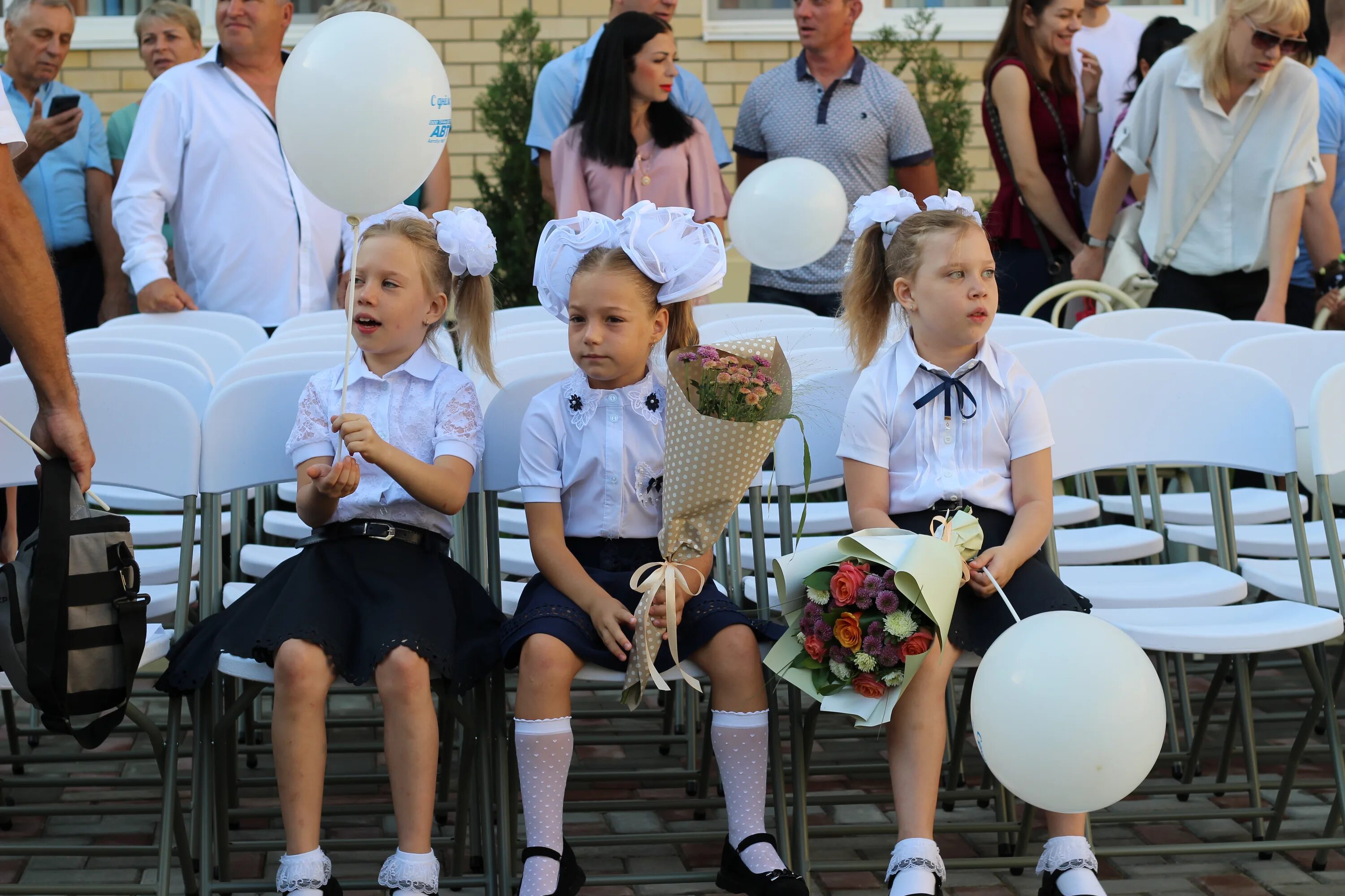 Первоклассник у тебя сегодня. Первоклассник. первоклашки фото. фотосессия первоклашки. фото первоклассников.
