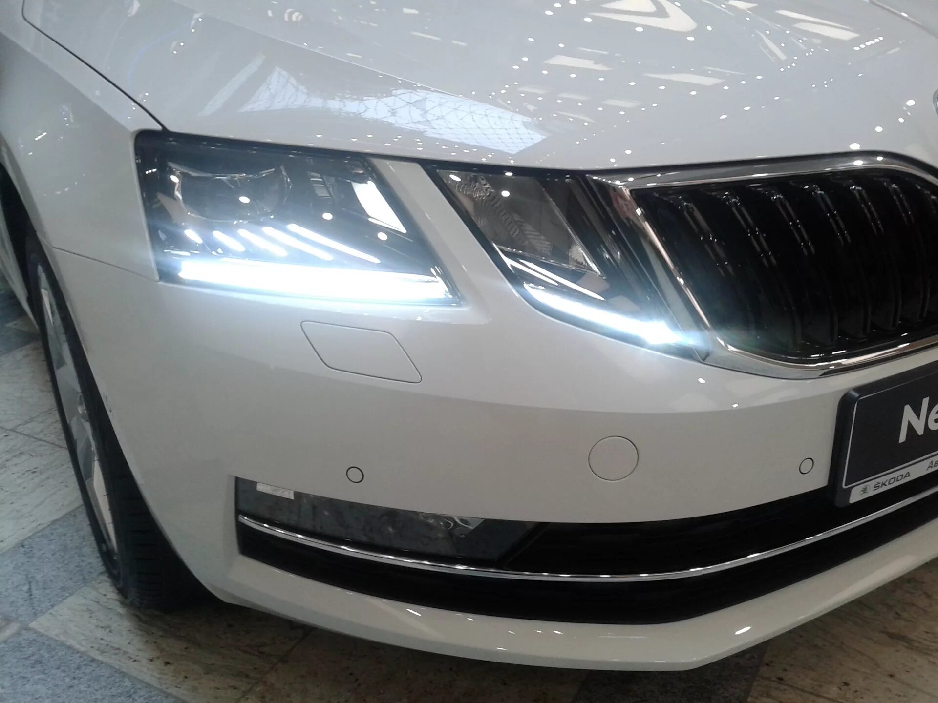 Дхо на октавию. Фара Skoda Octavia a7. Фара Skoda Octavia a7 FL.