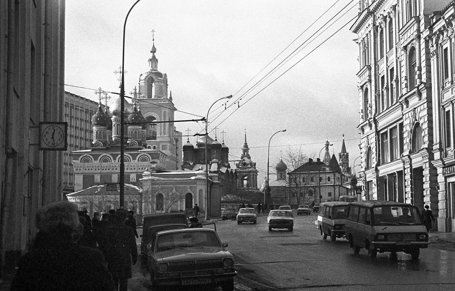 Страстной монастырь тверская площадь. Страстной монастырь на пушкинской площади. Манежная площадь 1930. Площадь механизации на вднх. Пушкинская площадь 19 век.