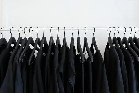 Черные шмотки