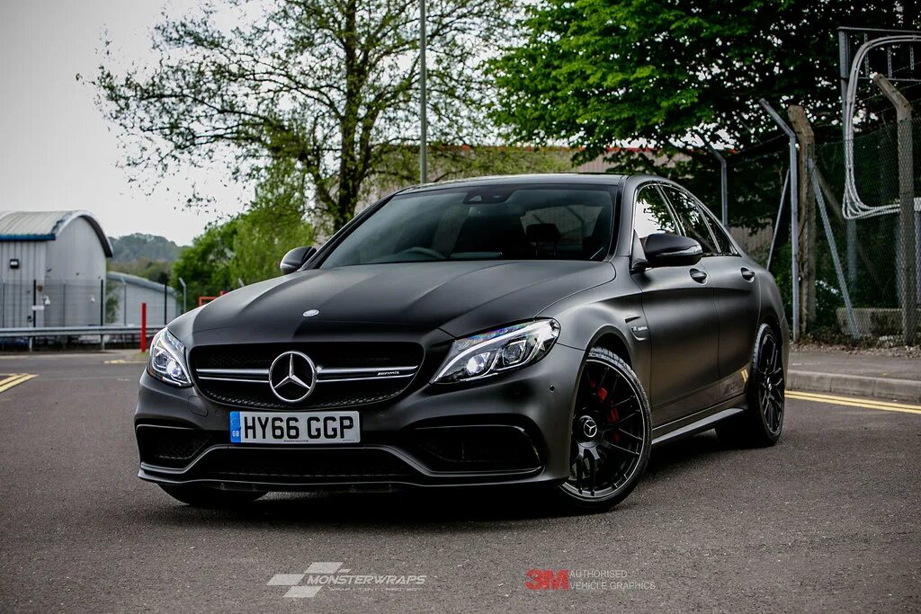 Купить мерседес амг 63. Мерседес Бенц c63s AMG. Мерседес АМГ C 63 S. Мерседес ц 63 АМГ. Mercedes Benz c63 AMG чёрный матовый.