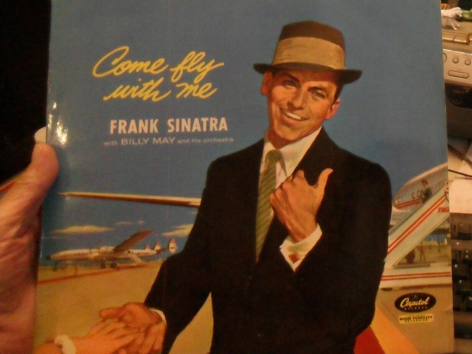 Фрэнк синатра плакат. Фрэнк синатра 1995. Картина синатра фрэнк синатра. Фрэнк синатра лысый. Come fly with me фрэнк синатра.