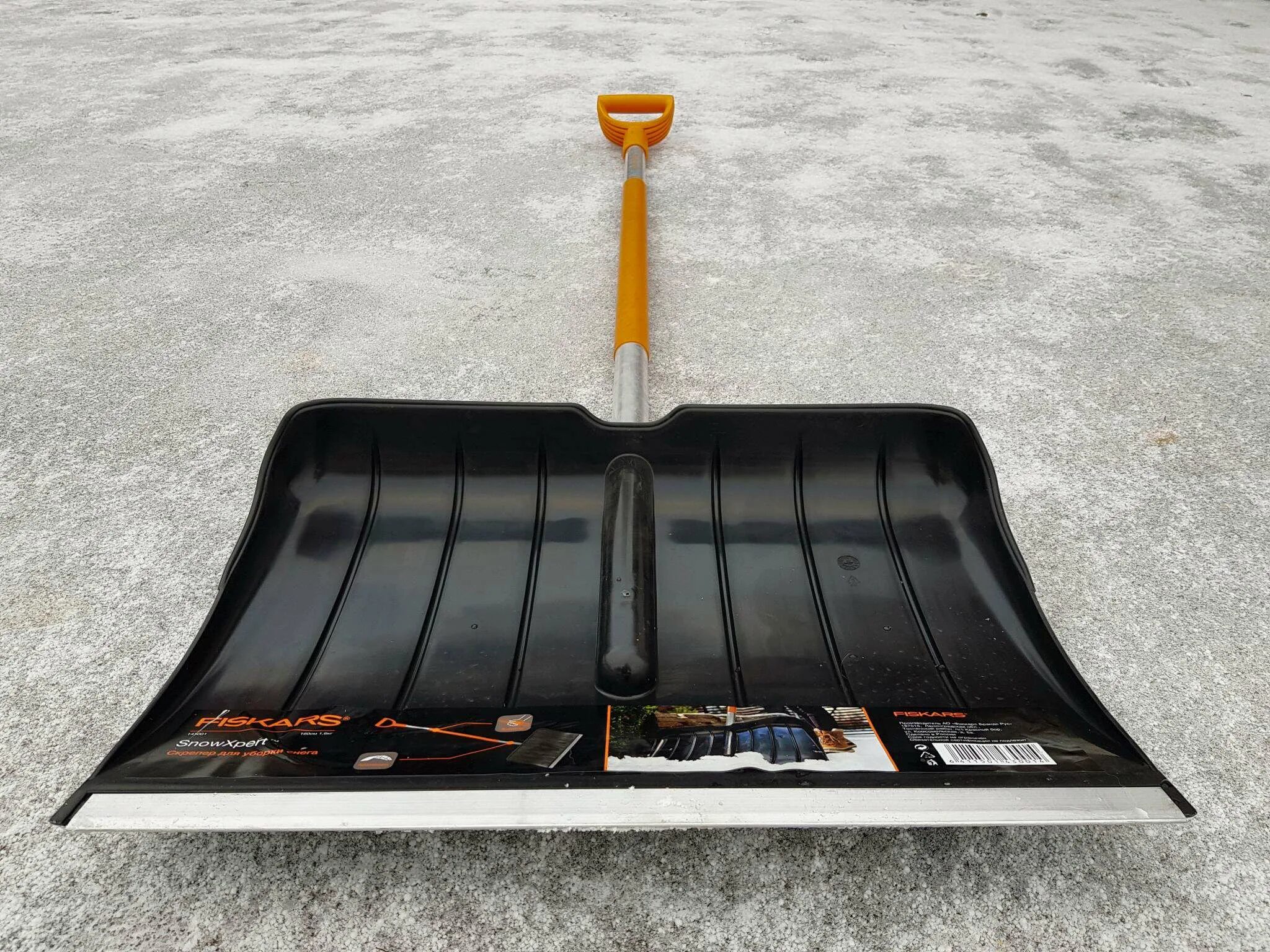 Fiskars solid для снега. Fiskars snowxpert 143001. лопата snowxpert 1026791. скрепер для уборки снега snowxpert, 1026791, fiskars. лопата 143001.