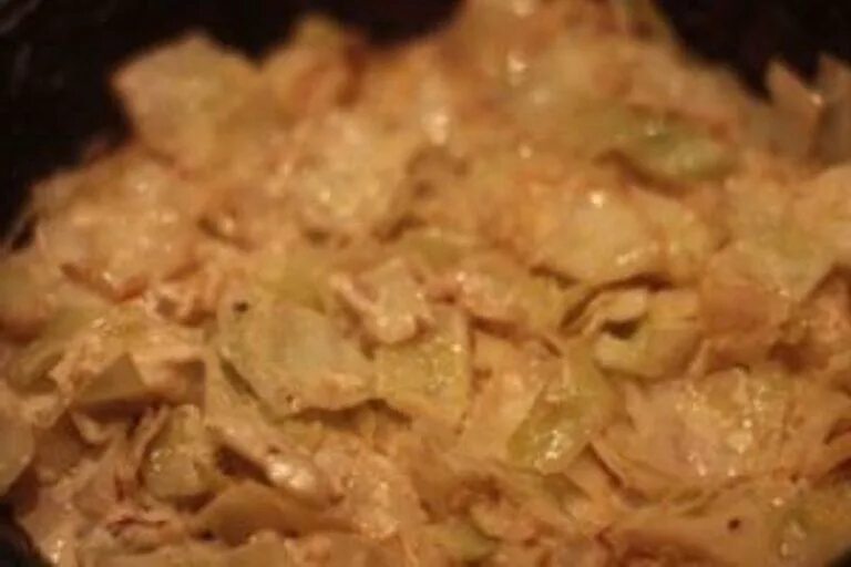 Рецепт тушения капусты со сливками. Капуста тушёная со сметаной. Капуста в сливках. Тушеная капуста со сливками. Брокколи и цветная капуста.