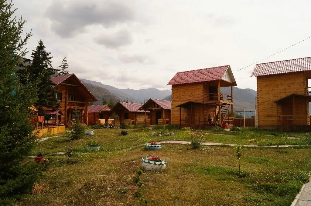 Базы село алтайское. Село Акташ горный Алтай.