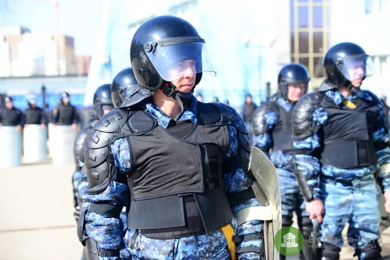 Экипировка работников. Экипировка омона. полиция защита. защитное обмундирование омон. броня омона.