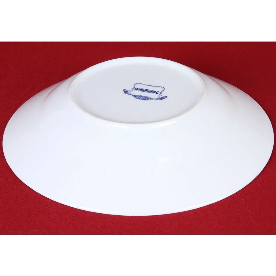 Перевернутая тарелка. Оптическая иллюзия с тарелками. Переворачивать тарелки. Тарелки перевернуты вверх дном. Оптическая иллюзия с тарелками.