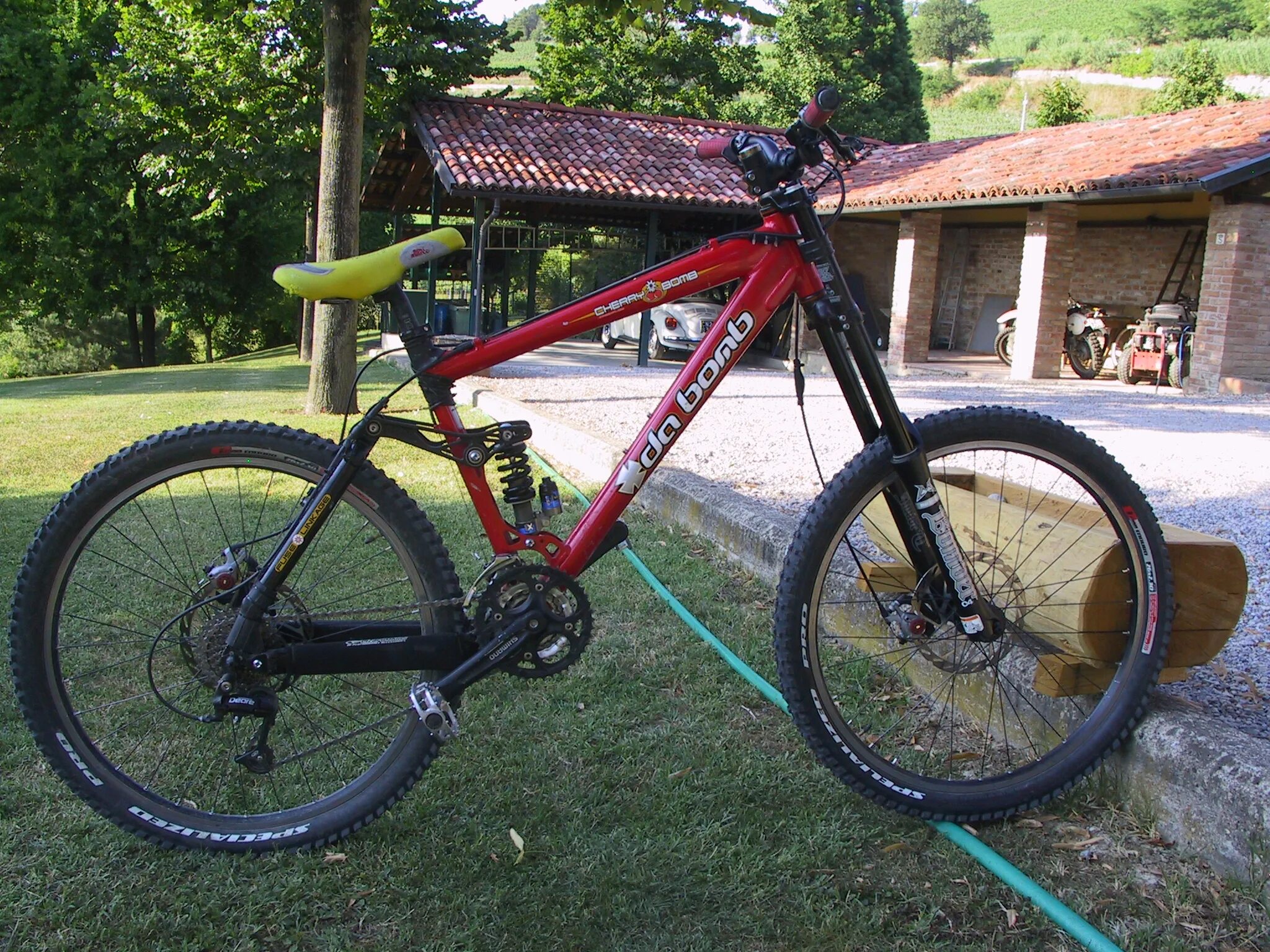 Горный велосипед atom dabomb. Santa cruz v10 2007. Format 9212 black. Atom dabomb. Мтб atom dabomb.