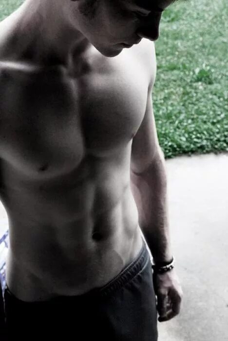 Спортивный парень без лица. Пресс парня. Красивое тело парня. Спортивное тело подростка. Красивое тело мужчины без лица.