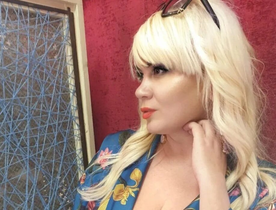 Модель с 3 грудями. Кейтлин вонг три груди. Кейтлин вонг трехгрудая. Kaitlyn leeb. Джeccикa бapтлeтт.