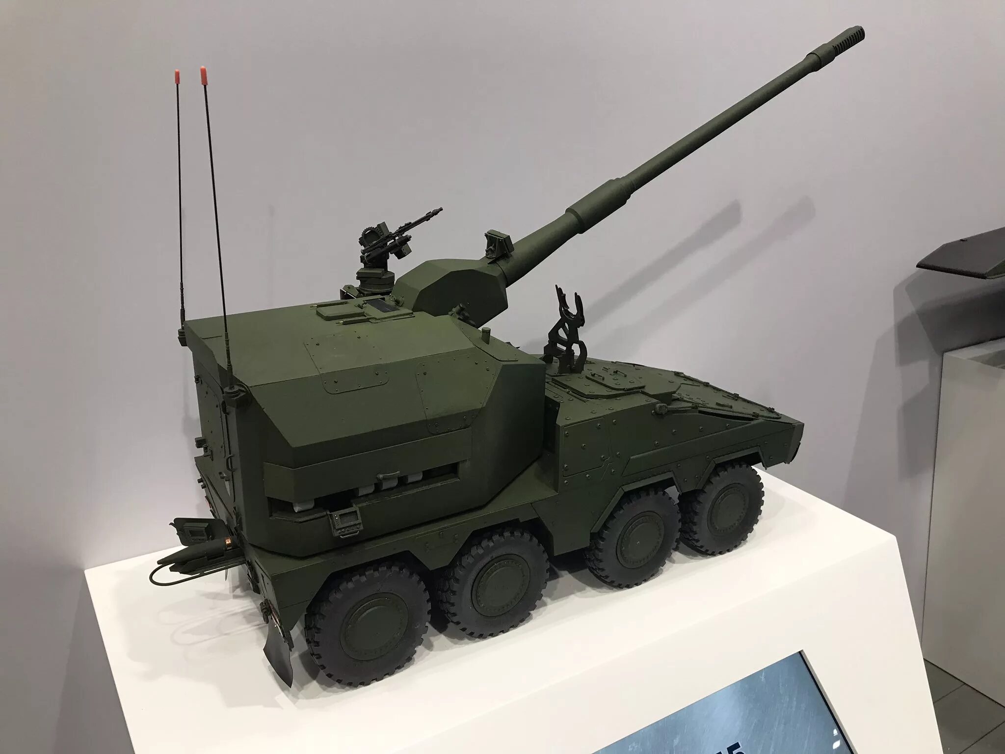 Артиллерийскую установку типа rch 155. Boxer rch155. boxer rch155 155-мм сау. немецкая 155-мм опытная сау rch 155 на базе ббм boxer. сау rch.