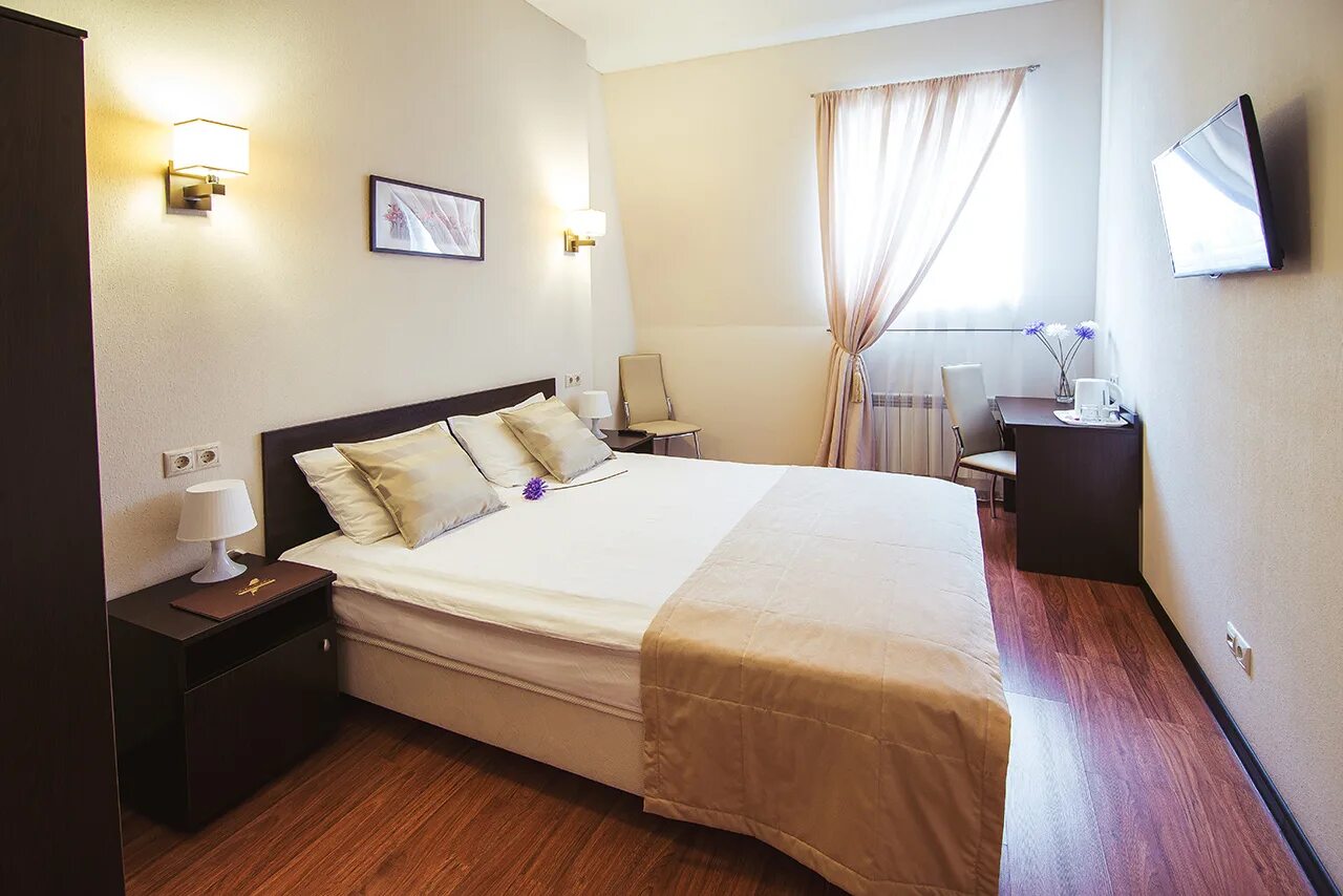 Гостиница волна казань. Казань гостиницы недорого с завтраком. Гостиница мон плезир казань. Апартаменты мираж. Отель ял на оренбургском тракте.