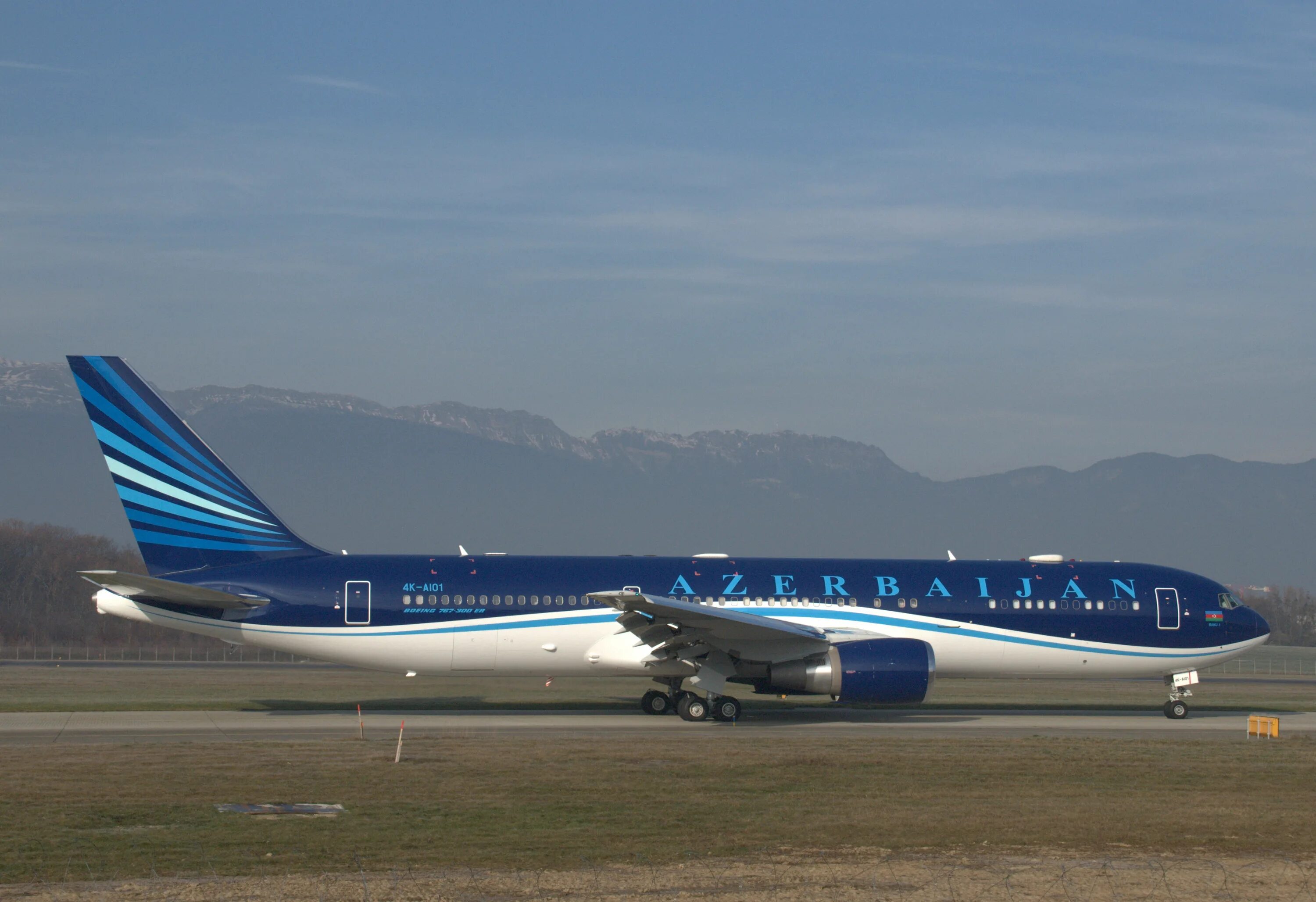 Боинг 767-300 АЗАЛ Азербайджан. Боинг 767 АЗАЛ. Азербайджанские авиалинии Boeing 767. Азал767-300