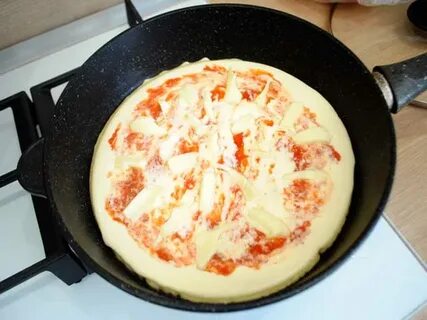 Быстрая пицца на сковороде без кефира
